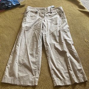 Khaki capris pants